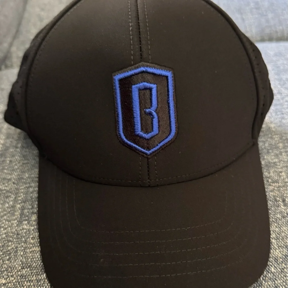 NWT Voboom men’s Black baseball Cap with Blue embroidered Logo adjustable strap